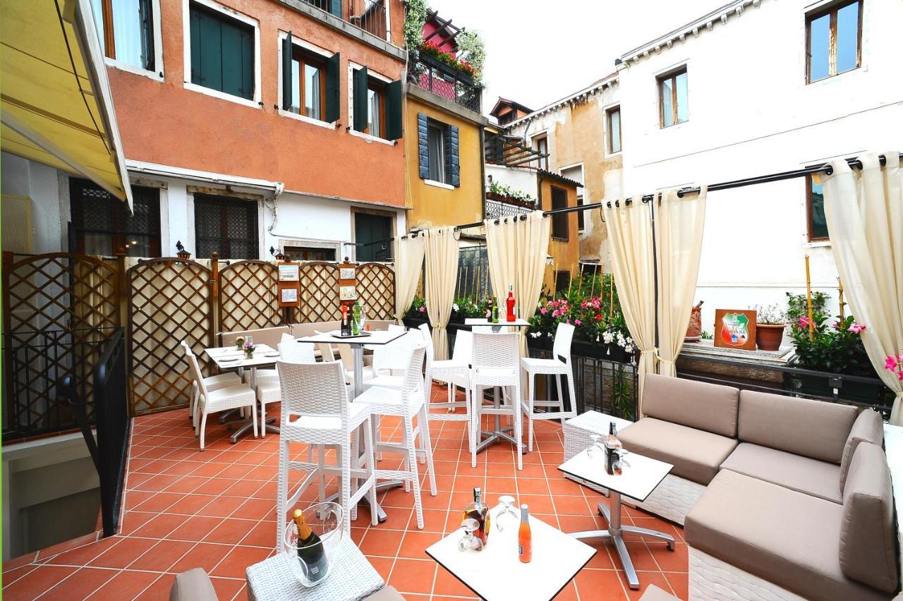 Fontana Hotel Venecia