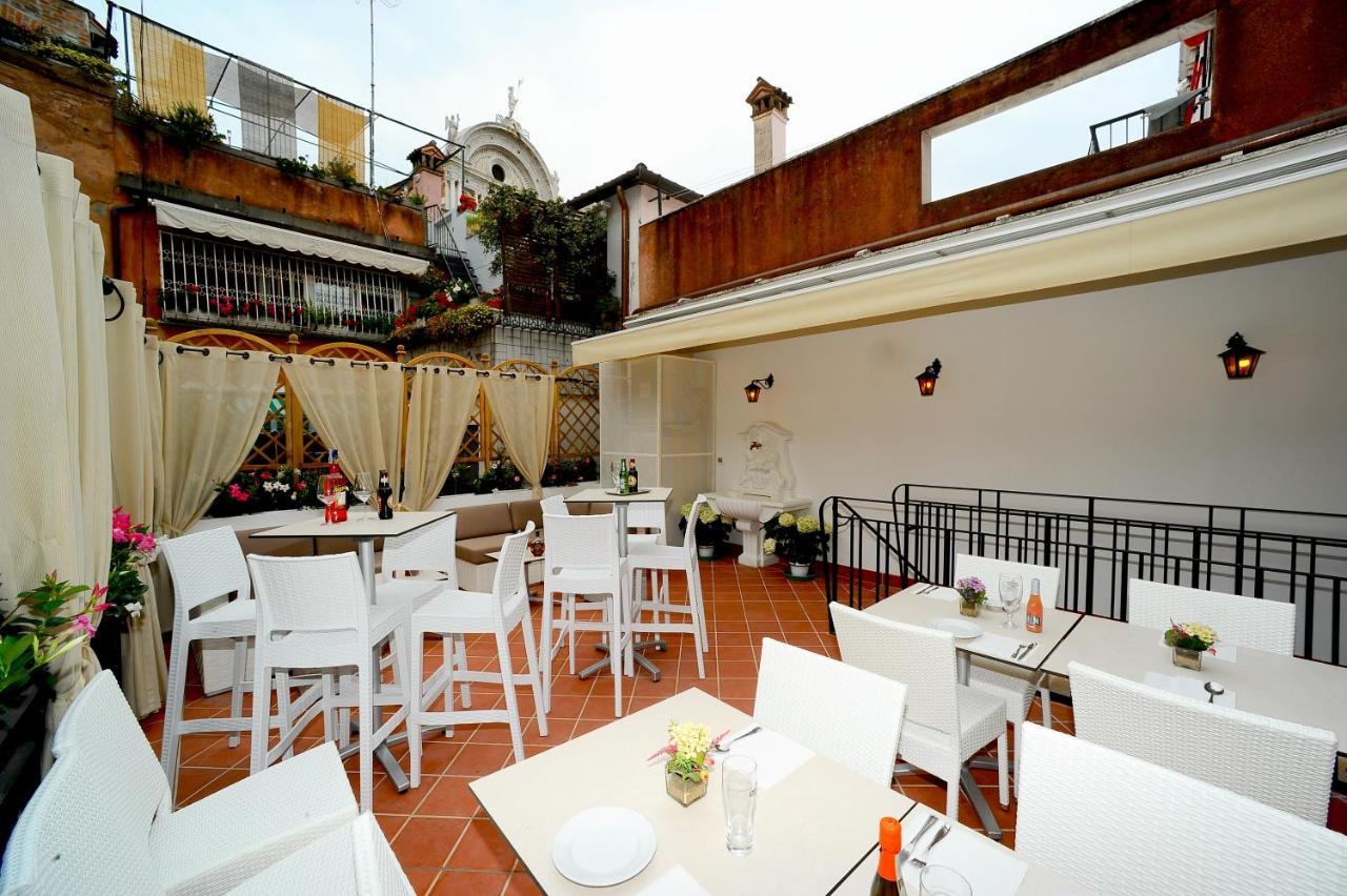 Fontana Hotel Venecia