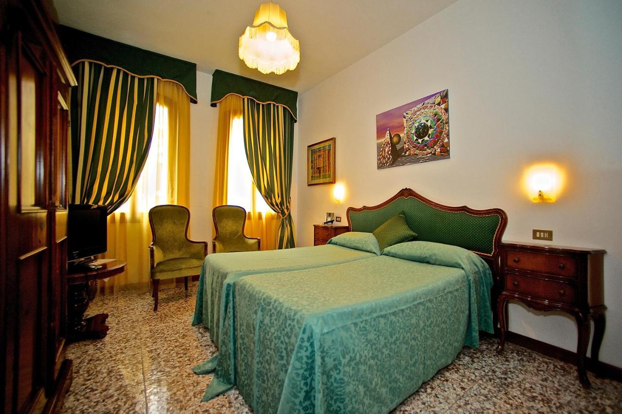 Fontana Hotel Wenecja